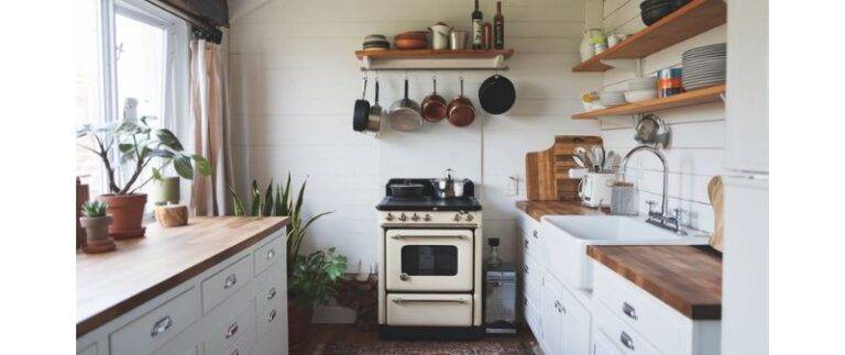 How to Organize a Small Kitchen on a Budget for Maximum Efficiency ...